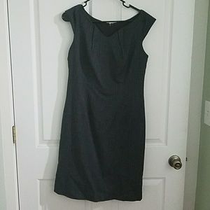 Sleeveless dress